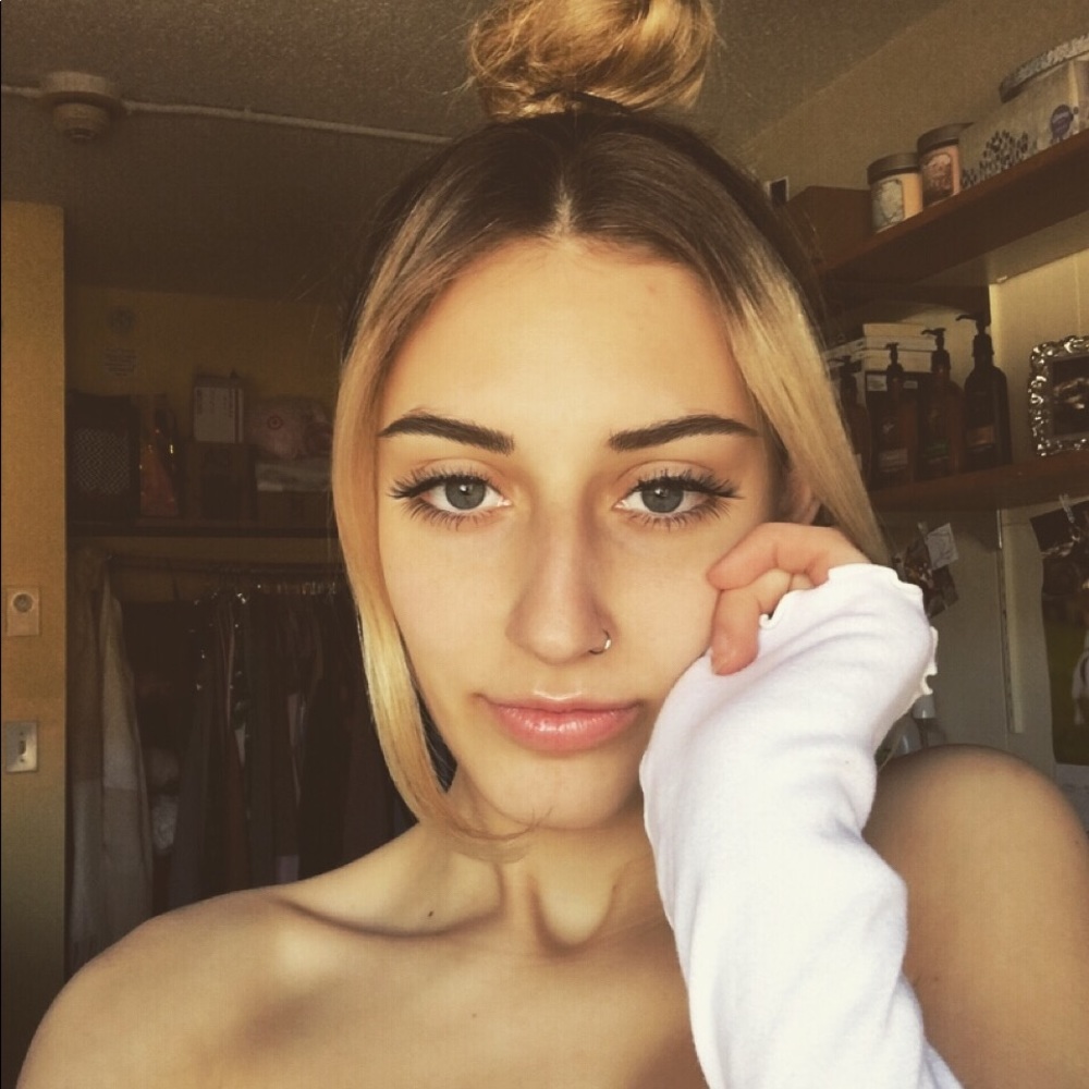 Meet your Posher, Julia